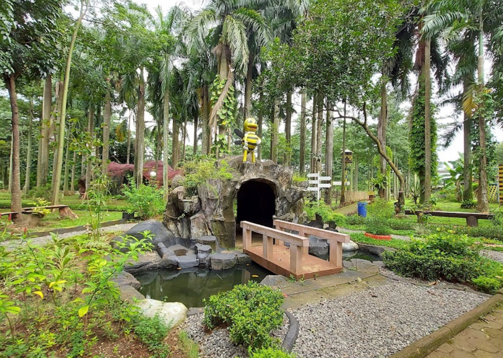 Taman Wisata Lebah Cibubur